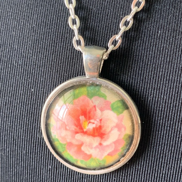 Necklace pink flower - Picture 1 of 8